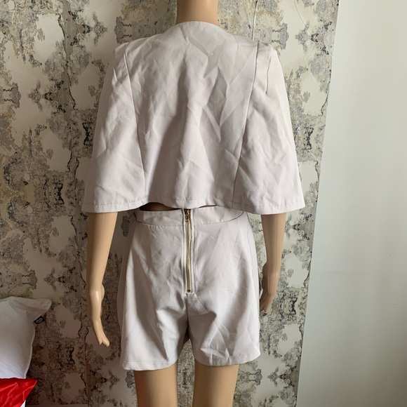 CO-ORD SHORT SET WITH CAPE BLAZER - Picture 5 of 7